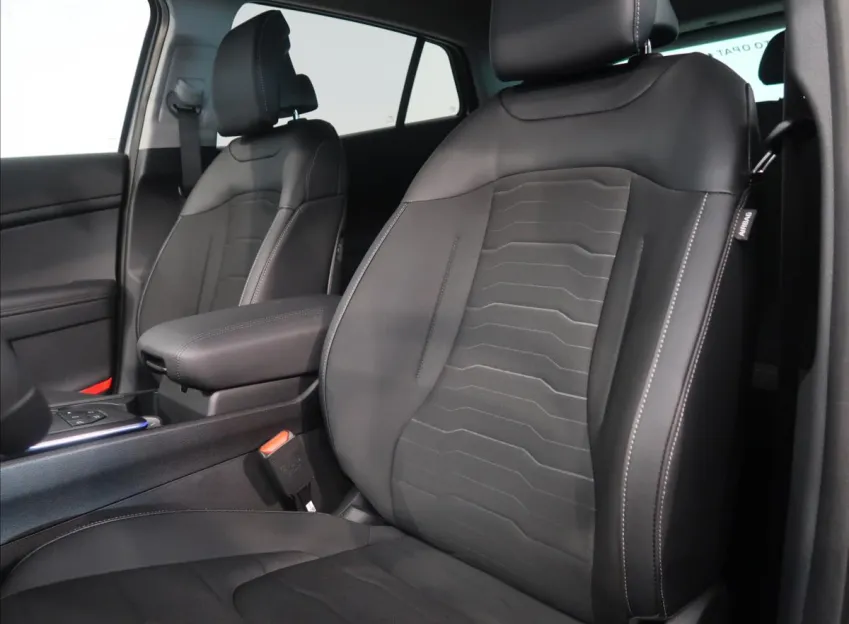 Kia Sportage 1,6 T-GDi 4x2 7DCT  TOP